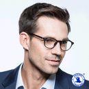 Mann mit Lesebrille Doktor New von I need you